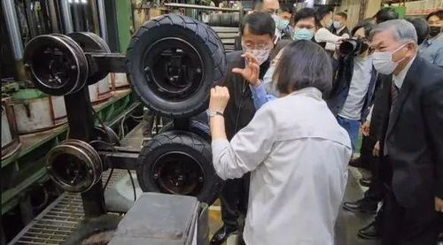 仿美野戰(zhàn)輪胎,成參觀亮點(diǎn)